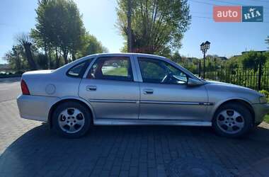 Седан Opel Vectra 2000 в Полонному