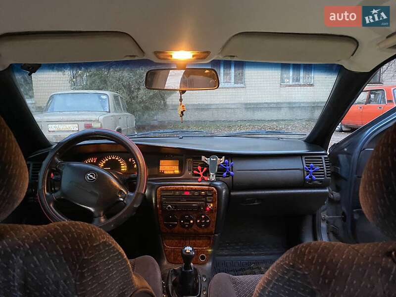 Седан Opel Vectra 1998 в Виннице