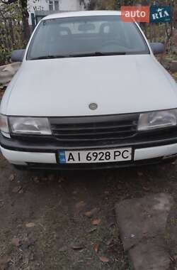 Ліфтбек Opel Vectra 1990 в Тетієві