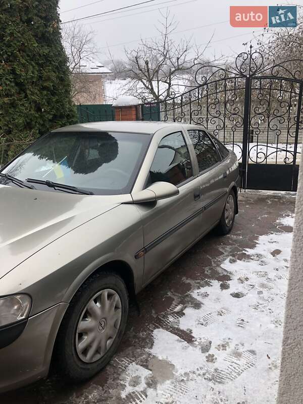 Лифтбек Opel Vectra 1998 в Хмельницком фото 2 Лифтбек Opel Vectra 1998 в Хмельницком