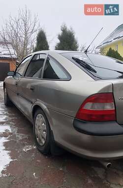 Ліфтбек Opel Vectra 1998 в Хмельницькому