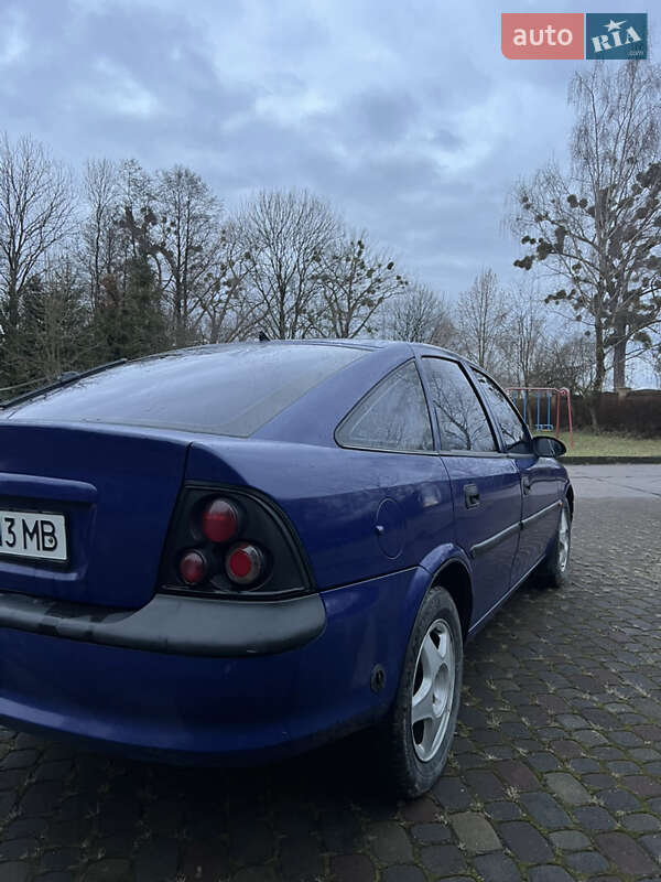Лифтбек Opel Vectra 1996 в Львове