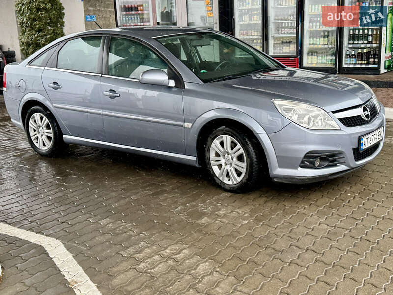 Лифтбек Opel Vectra 2006 в Надворной