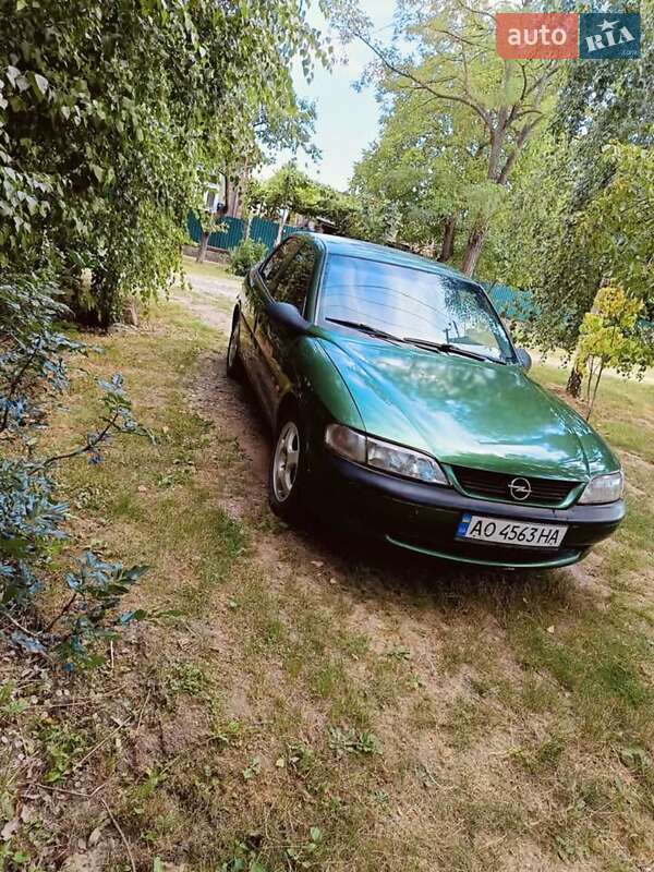 Седан Opel Vectra 1996 в Чопі