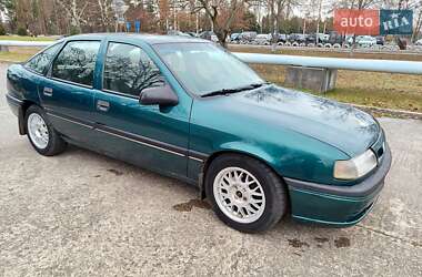 Ліфтбек Opel Vectra 1995 в Вараші