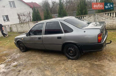 Седан Opel Vectra 1991 в Львові