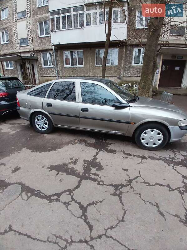 Ліфтбек Opel Vectra 1996 в Івано-Франківську