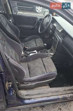 Седан Opel Vectra 1998 в 
