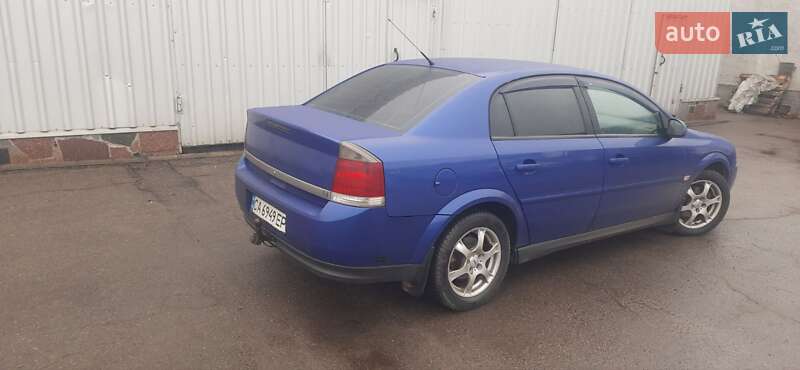Седан Opel Vectra 2004 в Черкасах