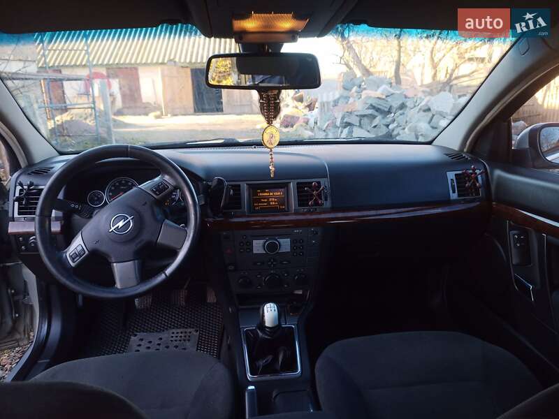 Седан Opel Vectra 2005 в Малине