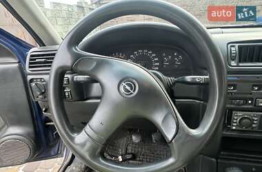 Седан Opel Vectra 1993 в 