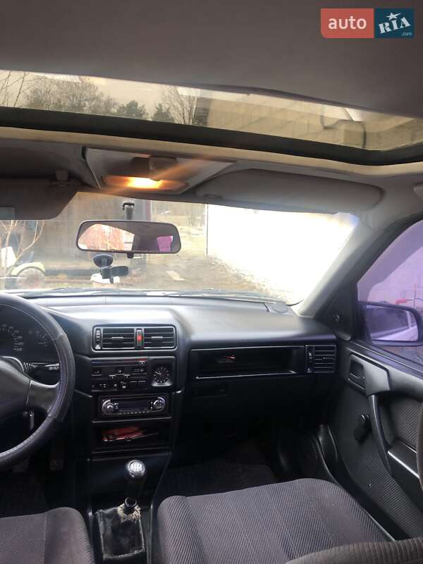 Седан Opel Vectra 1992 в Кременце