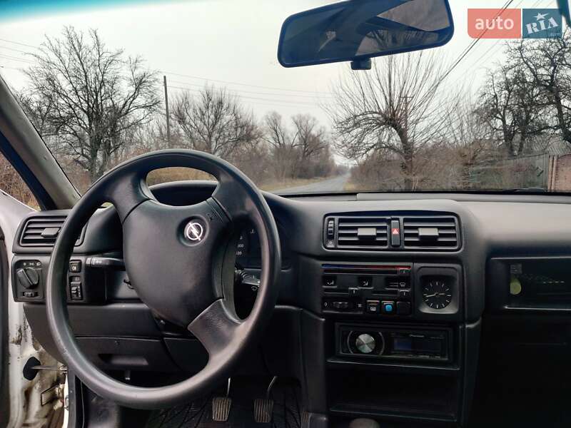 Седан Opel Vectra 1992 в Кременчуге