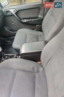 Седан Opel Vectra 1992 в 