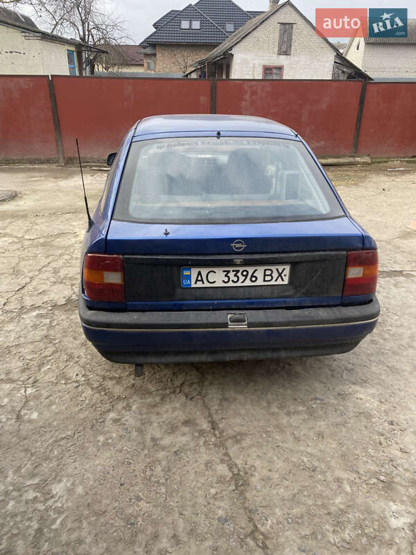 Лифтбек Opel Vectra 1989 в Ковеле