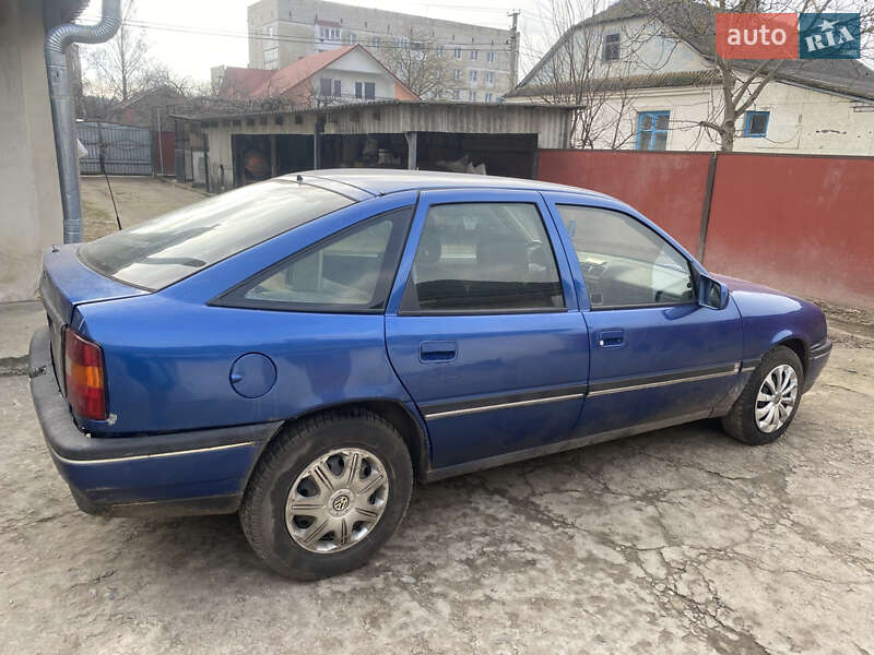 Лифтбек Opel Vectra 1989 в Ковеле