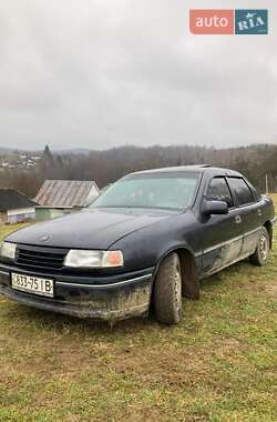 Седан Opel Vectra 1989 в Косові