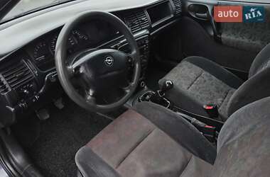 Универсал Opel Vectra 1996 в 
