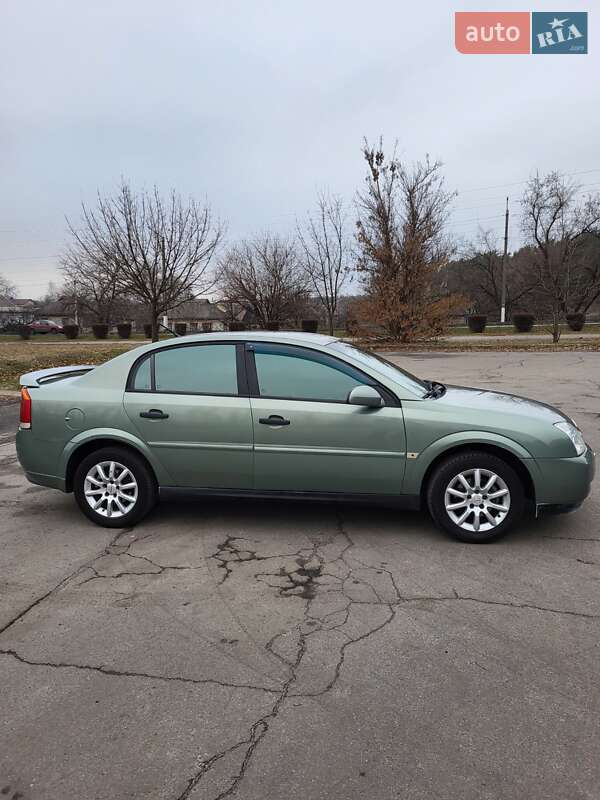 Седан Opel Vectra 2004 в Горишних Плавнях