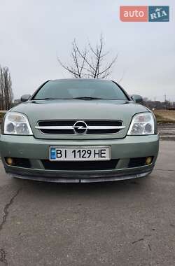 Седан Opel Vectra 2004 в Горішніх Плавнях