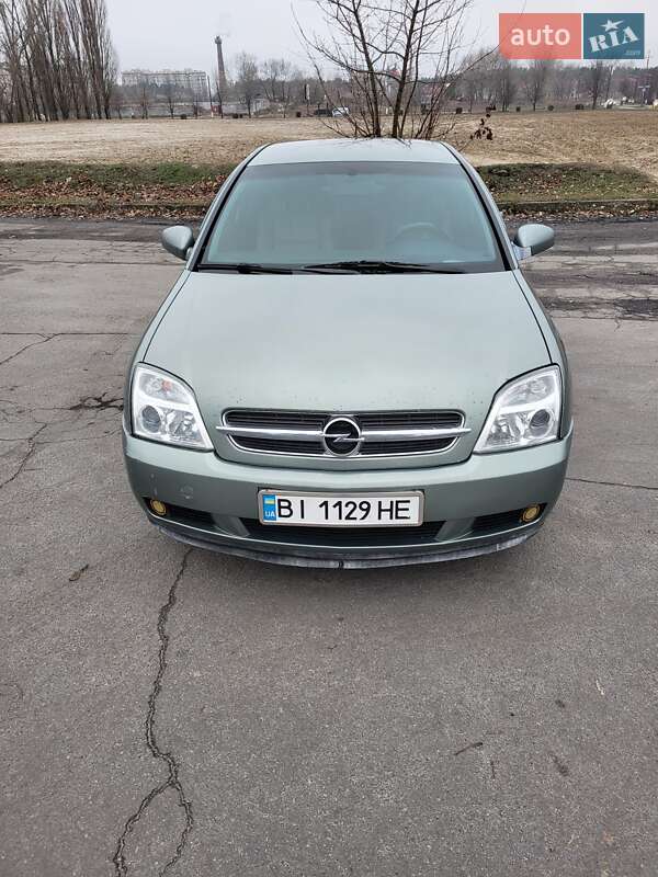 Седан Opel Vectra 2004 в Горишних Плавнях