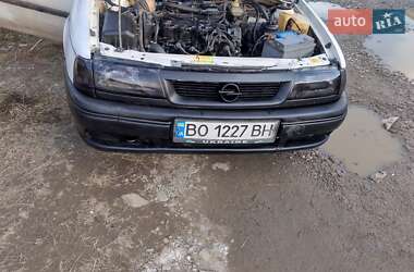 Седан Opel Vectra 1995 в Бориславі