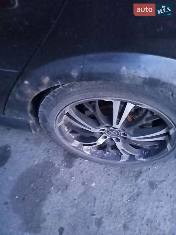 Седан Opel Vectra 2002 в Скалате