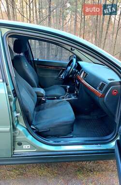 Седан Opel Vectra 2003 в 