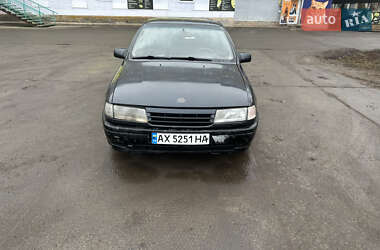 Лифтбек Opel Vectra 1989 в Изюме