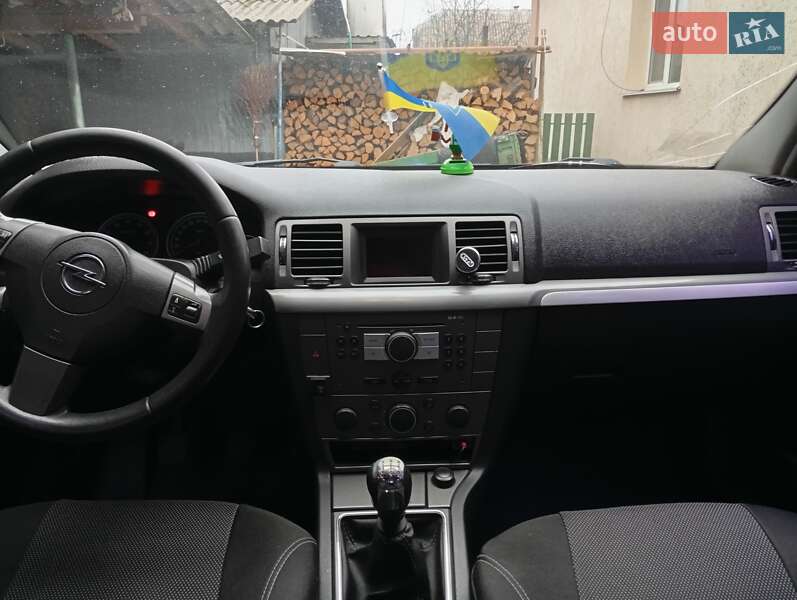 Седан Opel Vectra 2008 в Малине