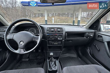 Седан Opel Vectra 1992 в Житомире