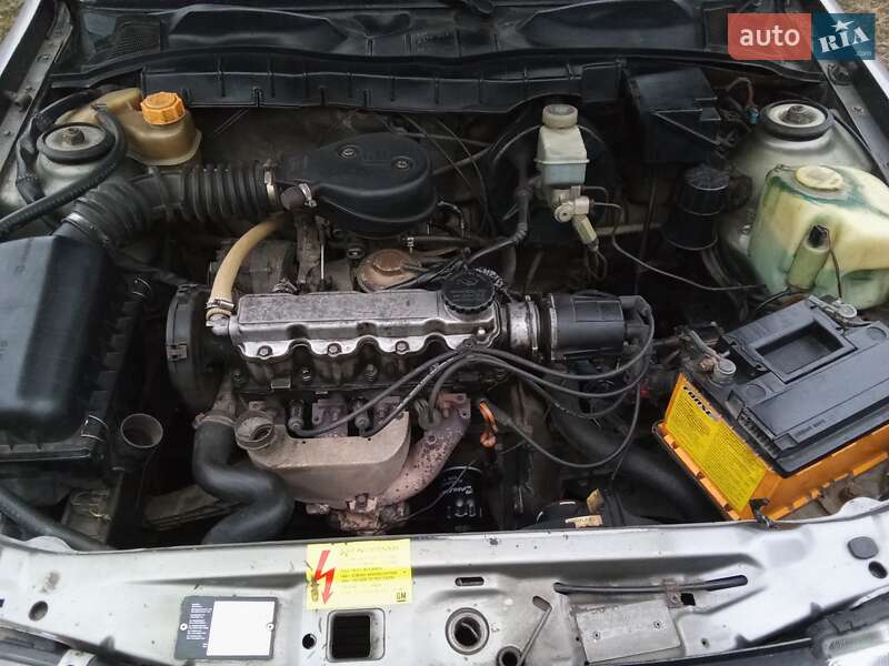 Седан Opel Vectra 1990 в Краснограде фото 5 Седан Opel Vectra 1990 в Краснограде