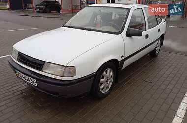 Лифтбек Opel Vectra 1990 в Виннице