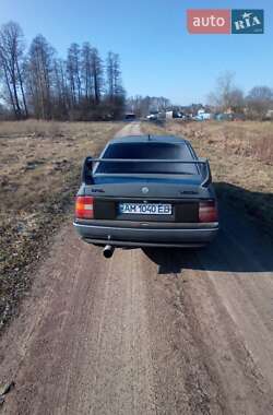 Седан Opel Vectra 1990 в Пулинах