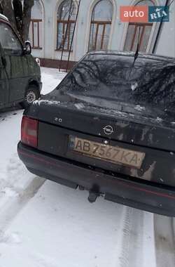 Седан Opel Vectra 1990 в Изюме