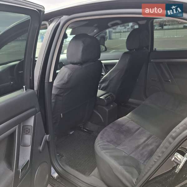 Седан Opel Vectra 2002 в Львове