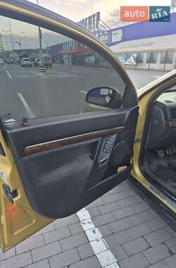 Седан Opel Vectra 2002 в 