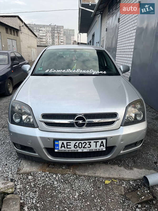 Лифтбек Opel Vectra 2004 в 