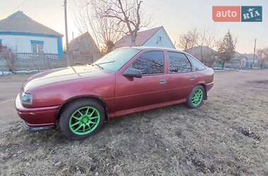 Лифтбек Opel Vectra 1990 в Добровеличковке