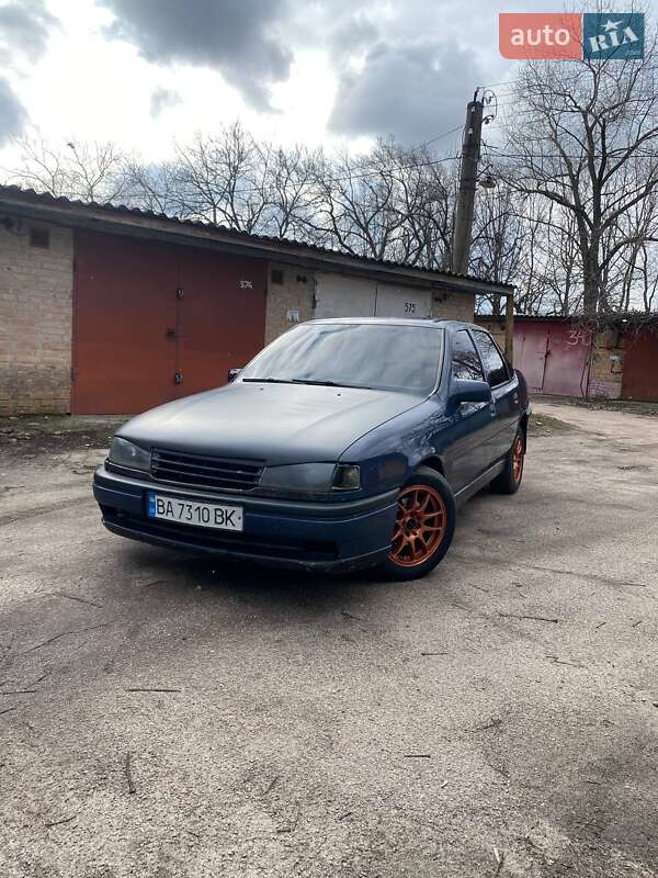 Седан Opel Vectra 1989 в Кропивницком