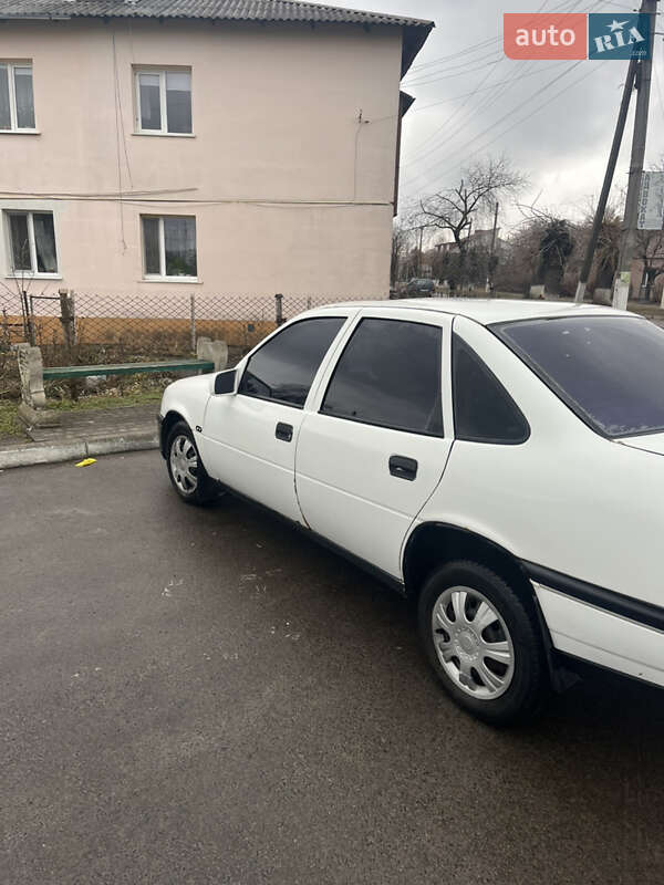 Седан Opel Vectra 1989 в Луцьку