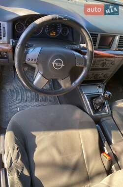 Универсал Opel Vectra 2003 в 