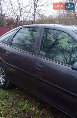 Лифтбек Opel Vectra 1997 в 