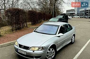 Седан Opel Vectra 2001 в Киеве