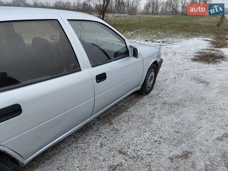 Седан Opel Vectra 1992 в Кодаках