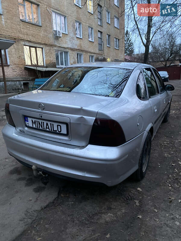 Седан Opel Vectra 2000 в Чернигове