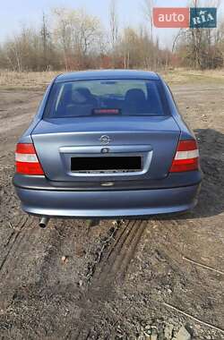 Седан Opel Vectra 1998 в Лукові