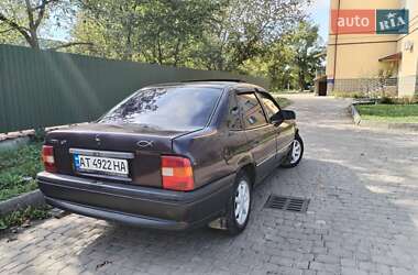 Седан Opel Vectra 1992 в Коломиї