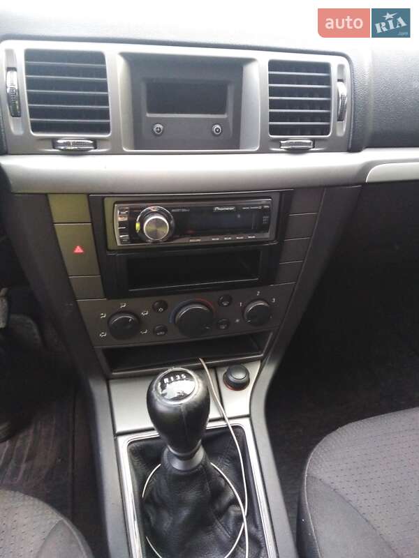 Седан Opel Vectra 2007 в Ромнах