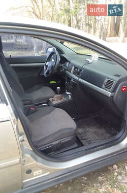 Седан Opel Vectra 2004 в 